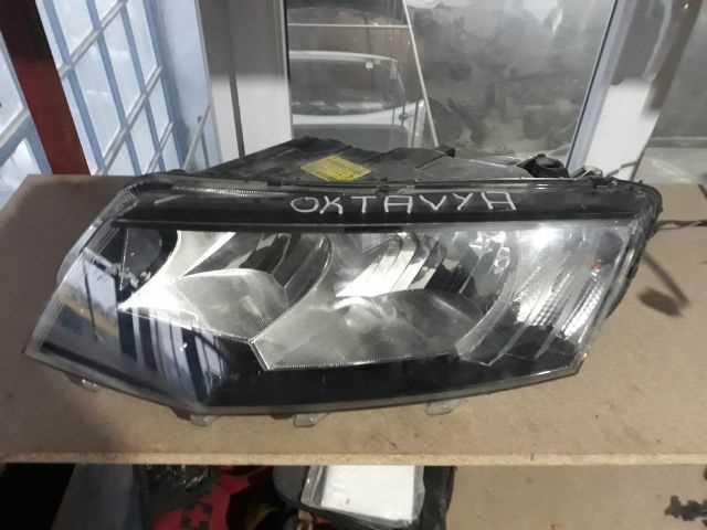 Skoda Oktavia 2013-2015 Çıkma Yedek Sol Far